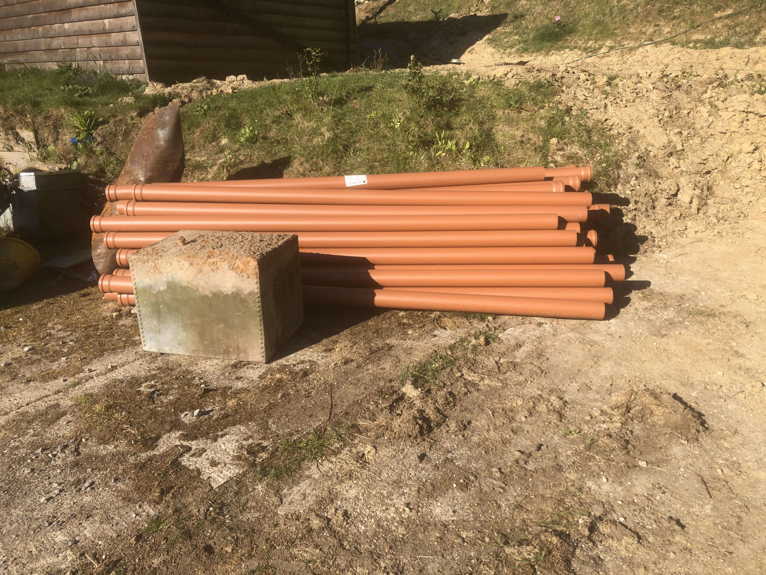 Delivery of 110mm drainage pipe